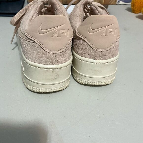 Women’s air force 1 Sage Low pink size 8.5 - Picture 3 of 7